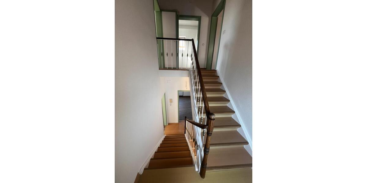 Einfamilienhaus Münster (Hessen) - 10 Zimmer, 195 m&sup2;, 2.425&euro; | Angebot:21530701