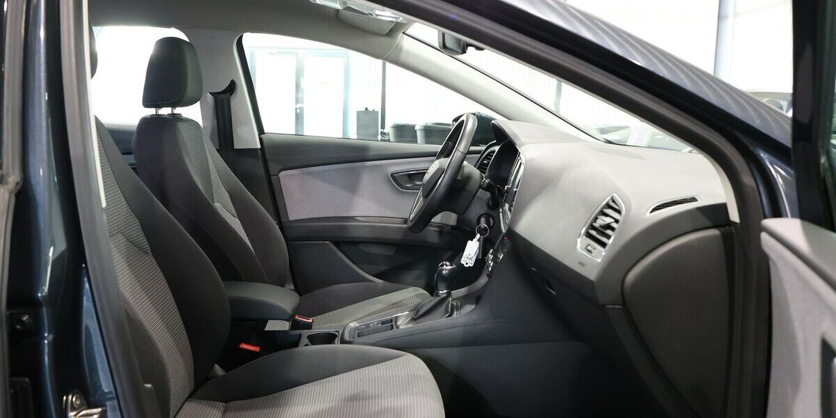 Seat Leon 1.6 TDI STYLE / NAVI-PLUS+APPLE+ANDROID 111.000 km 14.555 &euro; Hamm 59077