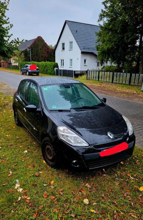 Renault Clio 124.000 km 3.999 € Groß Lindow 15295