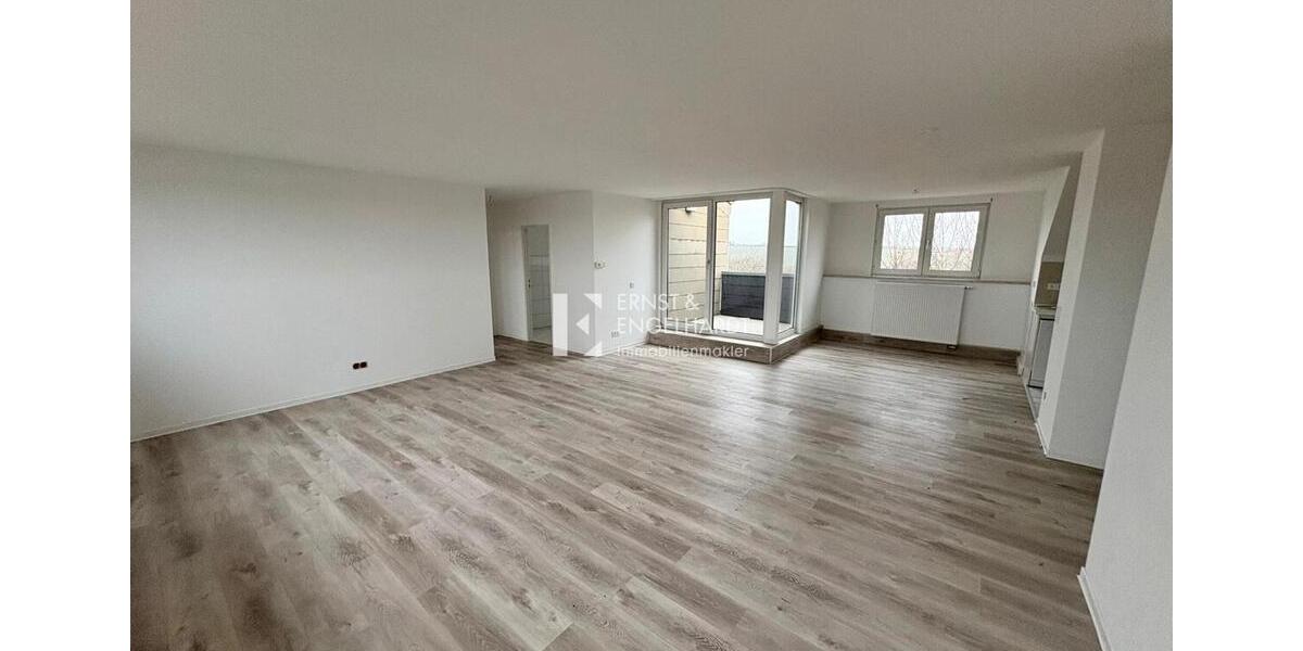 Hell, großzügig, einzugsbereit! 3,5-Zimmer-Wohnung mit Loggia, Stellplatz & Einbauküche (MH25L7) 3.5 zimmer