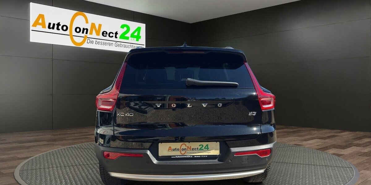 Volvo XC40 B3 Core 2WD *DKG/AHK/LED/SHZG/Kamera/ACC/PDC* 6.934 km 31.990 &euro; Bamberg 96052