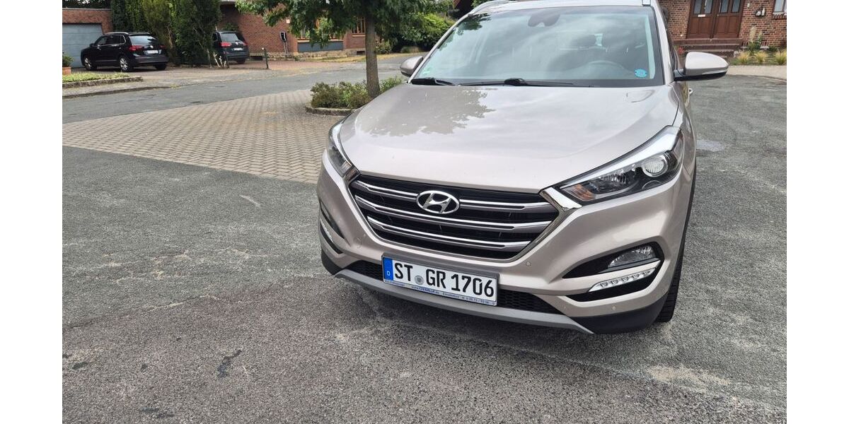 Hyundai TUCSON 82.000 km 14.600 &euro; Osnabrück 49078