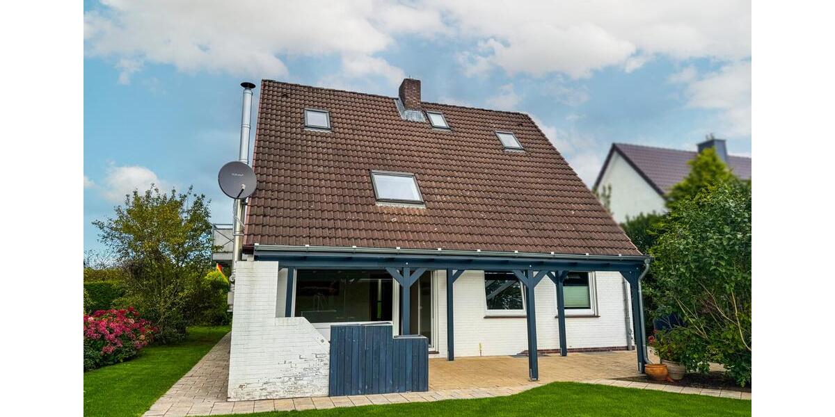 Erdgeschosswohnung in ruhigem Zweifamilienhaus mit überdachter Terrasse & Carport 4 zimmer