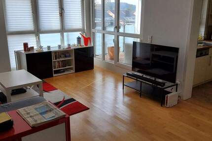 Lichtdurchflutete Wohnung in ruhiger Lage mit Weit- und Bergblick 2 zimmer