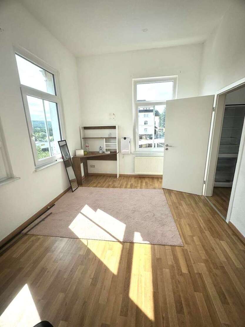 * Familien Willkommen * 4 Zimmer Wohnung Großzügige Wohnung mit Gestaltungspotenzial 4 zimmer