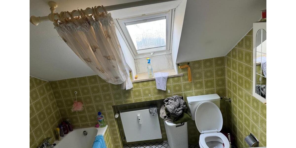 Dachgeschoßwohnung Wenzenbach - 3 Zimmer, 90 m&sup2;, 900&euro; | Angebot:25899366