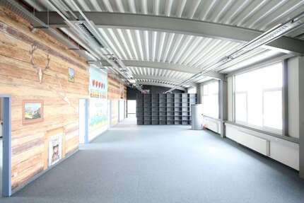 Büro in Salem 2.803,41 € 291.17 m² zimmer