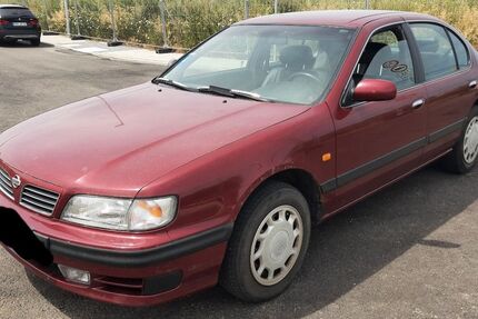 Nissan Maxima 71.000 km 2.950 &euro; HOFHEIM 65719