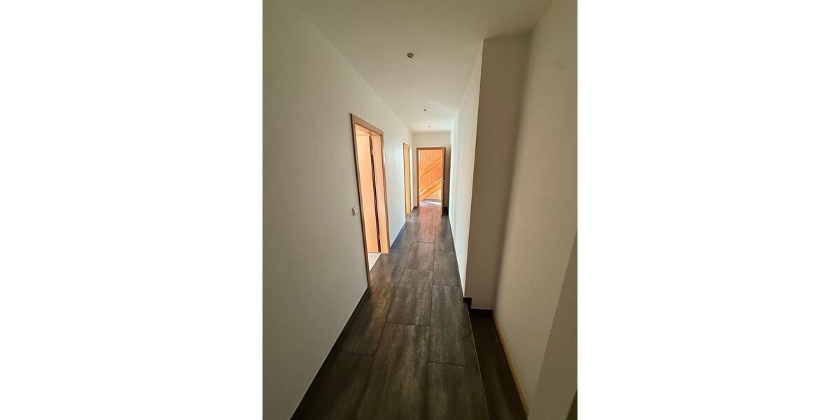 Etagenwohnung Flensburg - 5 Zimmer, 136 m&sup2;, 1.285&euro; | Angebot:25384721