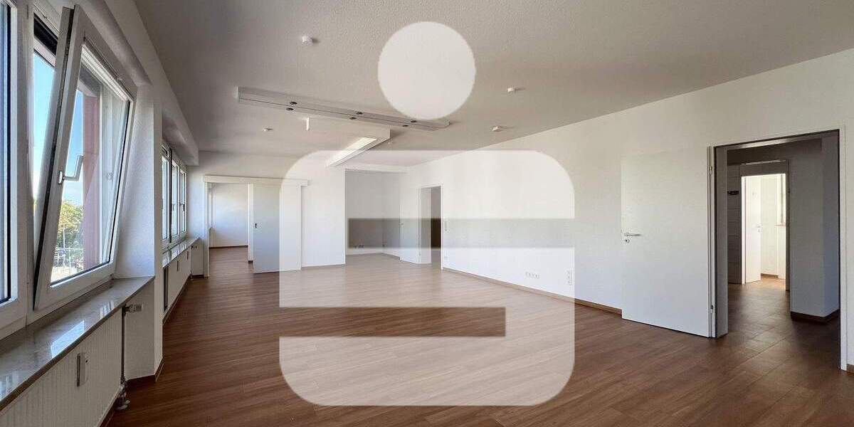 Neue Praxisräume gesucht?...freie 202 m² große Praxis in Ärztehaus in ER-Büchenbach 9 zimmer