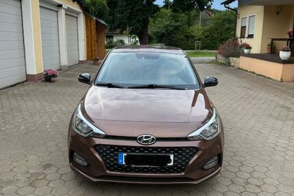 Hyundai i20 98.000 km 9.500 &euro; Pilsach 92367