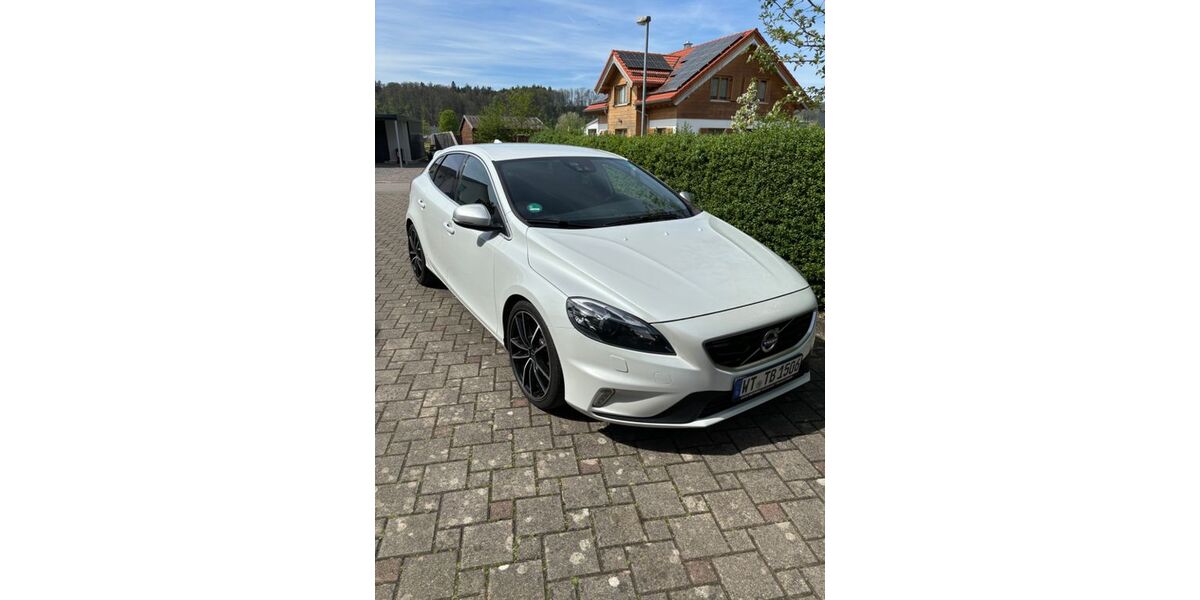 Volvo V40 101.000 km 14.500 &euro; Wutöschingen 79793