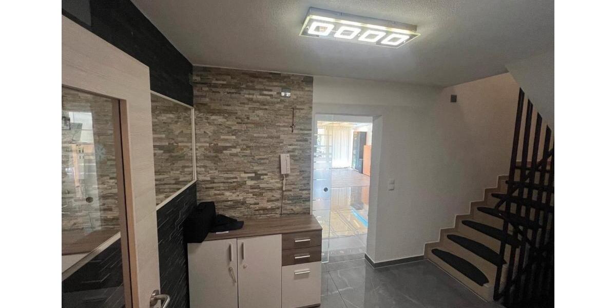 Charmantes Reiheneckhaus mit Wintergarten 4 zimmer