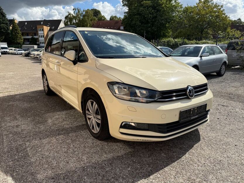 VW Touran 345.000 km 5.490 € Hamburg 22047