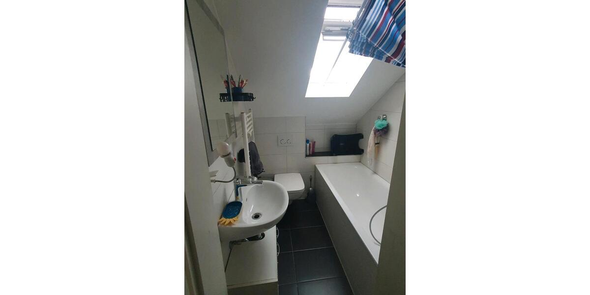 Dachgeschoßwohnung Mülheim an der Ruhr Rechtsruhr-Nord - 3.5 Zimmer, 79 m&sup2;, 610&euro; | Angebot:24494000