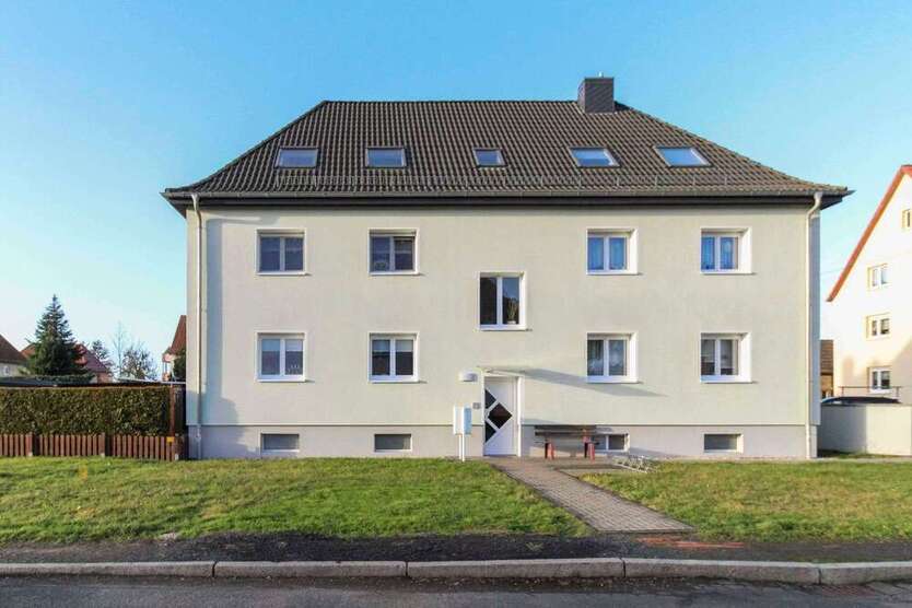 Haus zum Kaufen in Neukieritzsch 475.000 € 323.09 m²