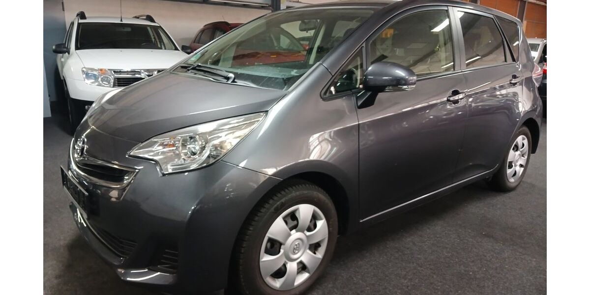 Toyota Verso-S 72.318 km 10.890 &euro; Rüsselsheim 65428