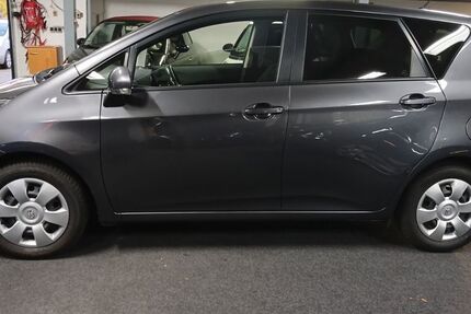 Toyota Verso-S 72.318 km 11.800 &euro; Rüsselsheim 65428