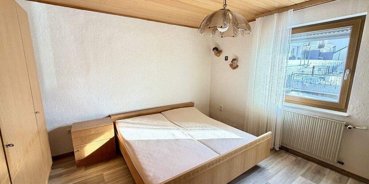 Mehrfamilienhaus, Wohnhaus Regensburg Brandlberg-Keilberg - 8 Zimmer, 183 m&sup2;, 475.000&euro; | Angebot:24738212