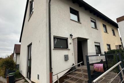 Traumhafte Doppelhaushälfte mit Garten in 91227 Leinburg 4 zimmer