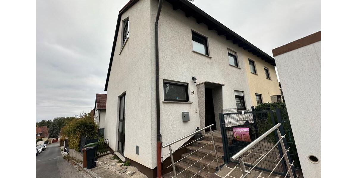 Traumhafte Doppelhaushälfte mit Garten in 91227 Leinburg 4 zimmer