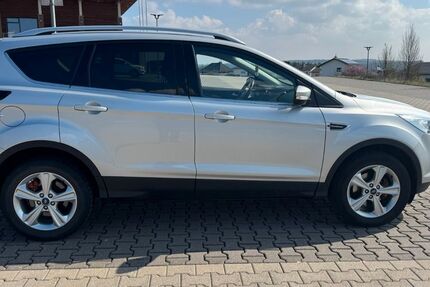 Ford Kuga 58.000 km 14.000 &euro; Löhnberg 35792