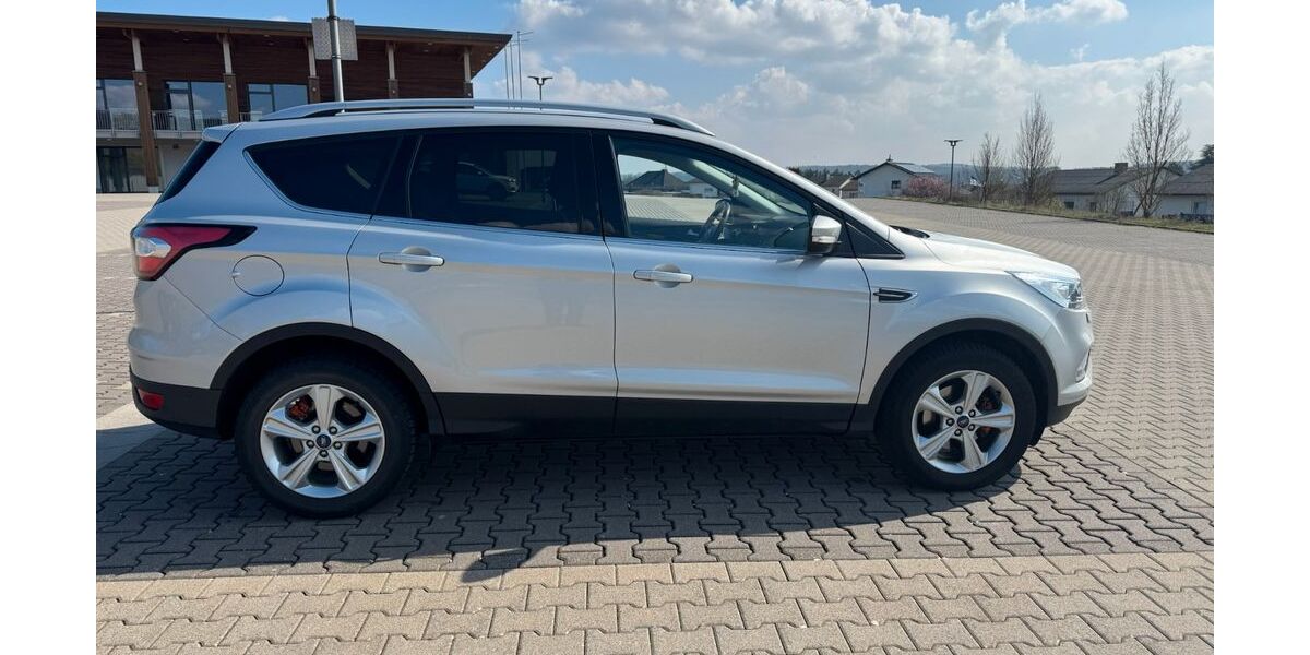 Ford Kuga 58.000 km 15.600 &euro; Löhnberg 35792