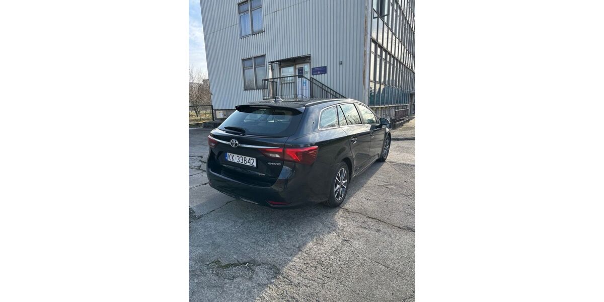 Toyota Avensis 172.100 km 13.200 &euro; Kraków 30-34