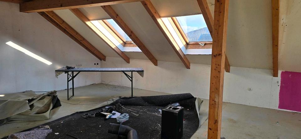 Reihenhaus Roding - 7 Zimmer, 220 m&sup2;, 700&euro; | Angebot:25287777