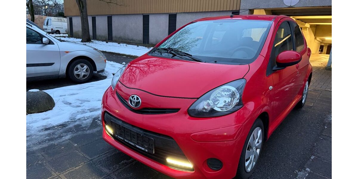 Toyota Aygo (X) 60.000 km 4.890 &euro; Nürnberg 90471