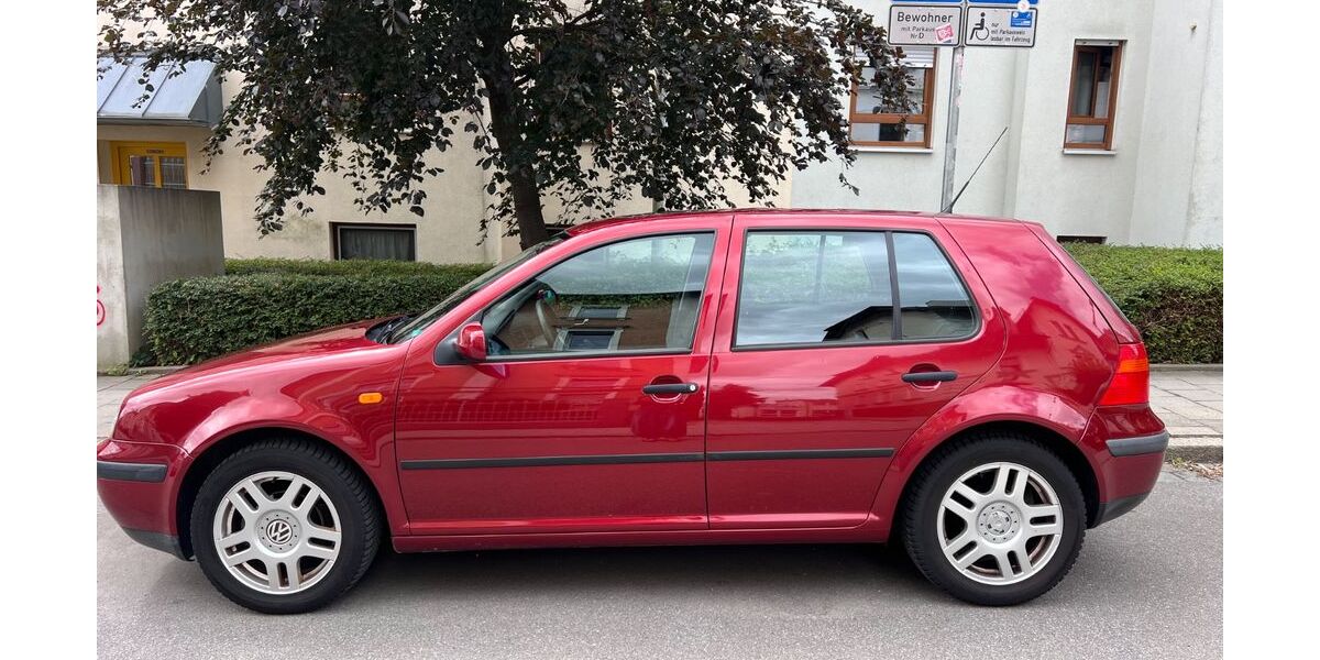VW Golf 121.064 km 2.900 &euro; Regensburg 93053