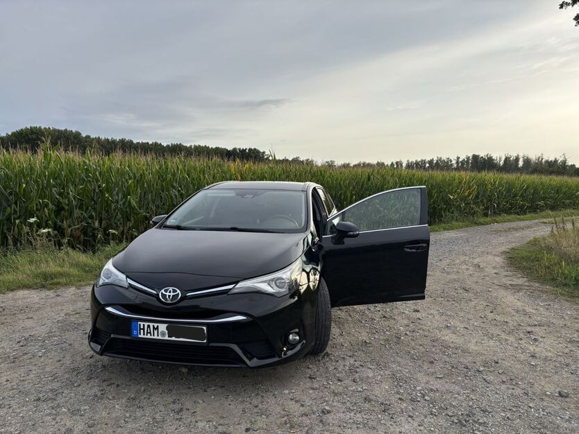 Toyota Avensis 185.000 km 9.900 € Hamm 59075