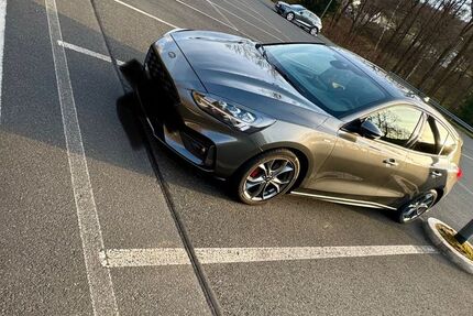 Ford Focus 83.000 km 13.900 &euro; Kirburg 57629