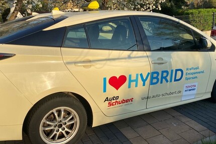 Toyota Prius 352.000 km 8.400 &euro; VELLMAR 34246