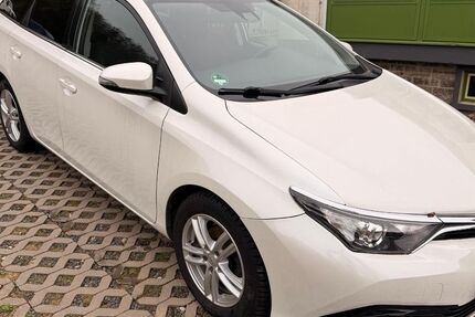 Toyota Auris 121.000 km 10.990 &euro; Westerburg 56457