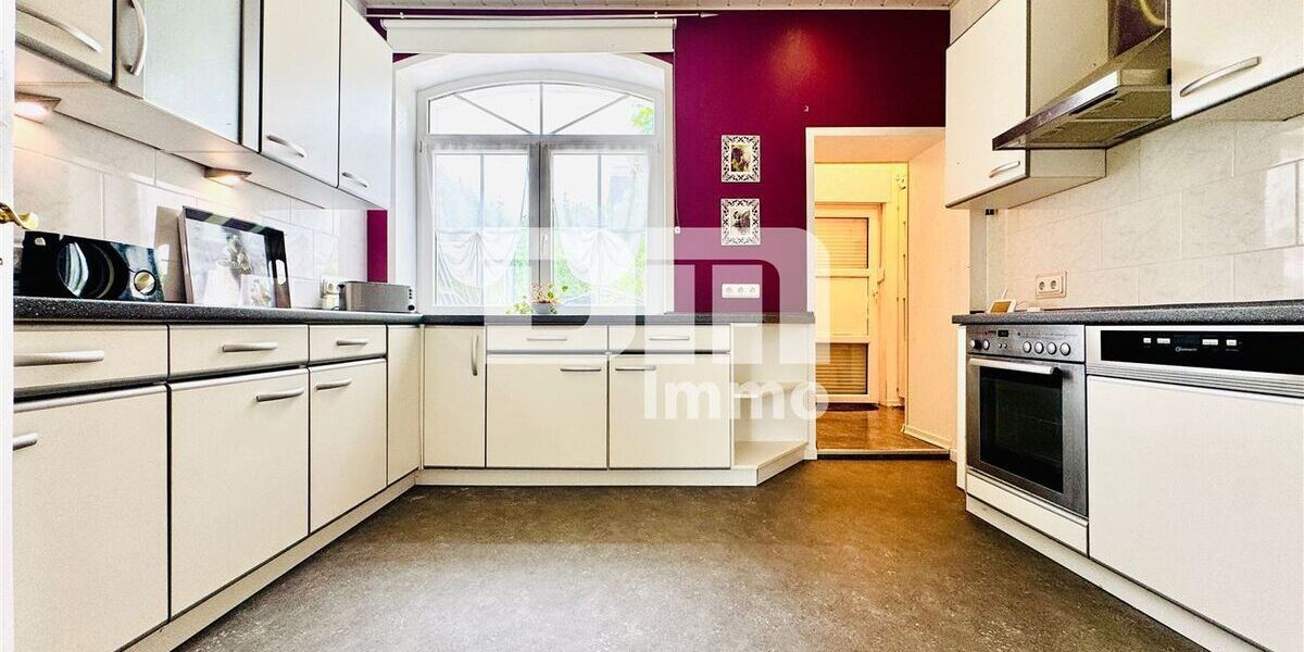 Sanierter Wohntraum mit Garten Terrasse und 2 Garagen + vielen Extras - Einfamilienhaus Witzenhausen | Angebot:27244520