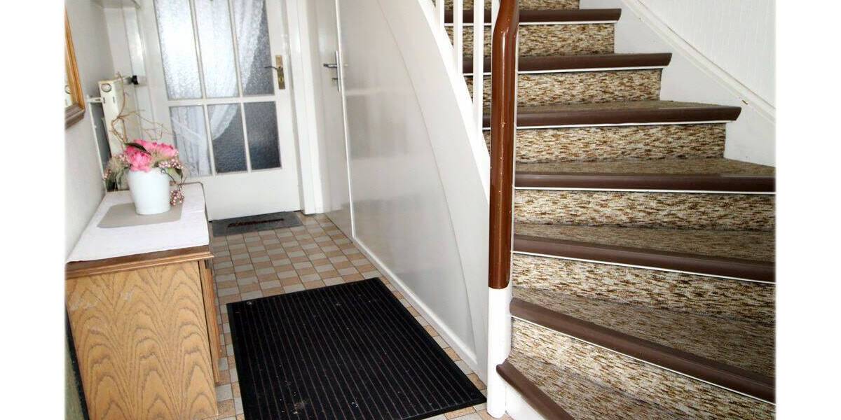 Reihenmittelhaus Korbach - 8 Zimmer, 103 m&sup2;, 164.000&euro; | Angebot:26844089