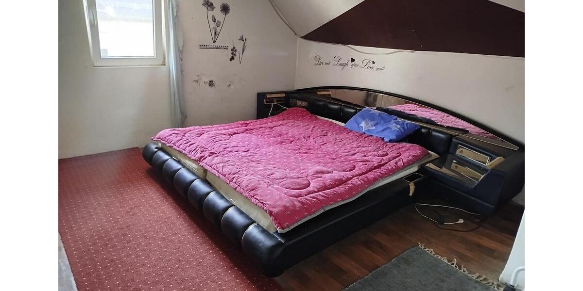 Mehrfamilienhaus, Wohnhaus Geldersheim - 9 Zimmer, 180 m&sup2;, 149.000&euro; | Angebot:27014385