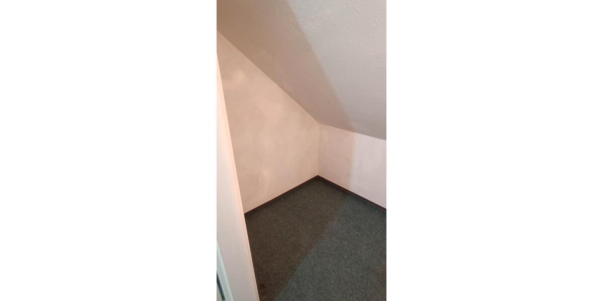 Dachgeschoßwohnung Aschersleben - 2 Zimmer, 73 m&sup2;, 402&euro; | Angebot:26253041