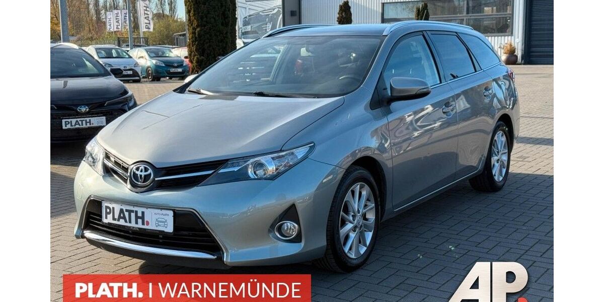 Toyota Auris 146.556 km 12.490 € Rostock-Warnemünde 18119