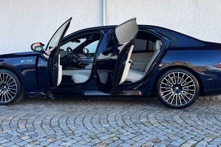 BMW i7 8.540 km 121.800 &euro; München 81245