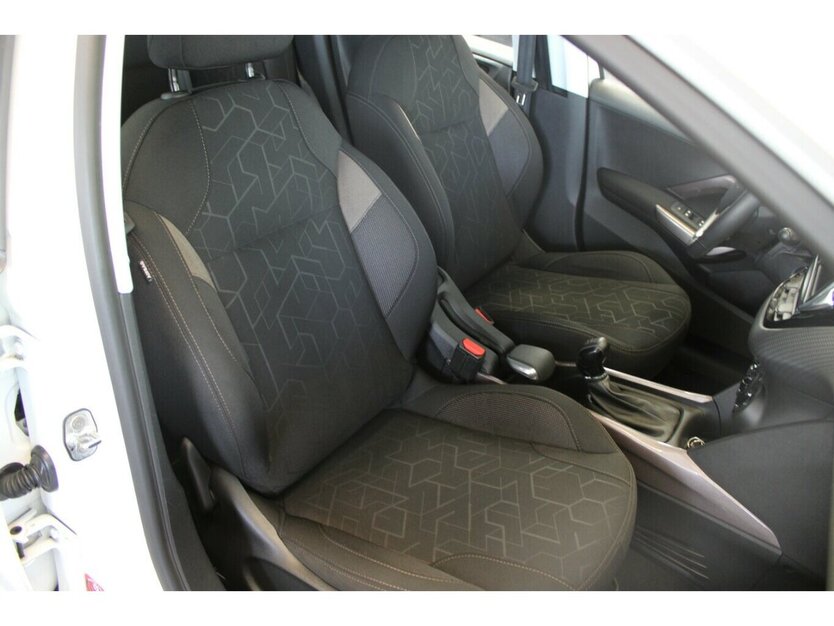 Peugeot 2008 PureTech Active Klima - Shz. 29.998 km 10.780 € Euskirchen 53881