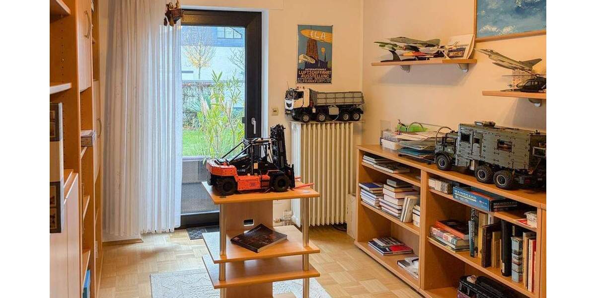 *RESERVIERT* Repräsentativer Flachdach-Bungalow in hervorragendem Zustand mit uneinsehbarem Grundstück und Garage! 5 zimmer
