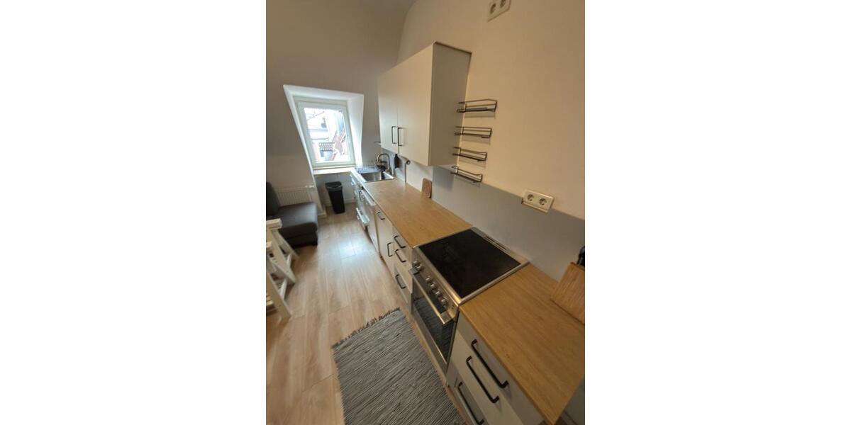 Dachgeschoßwohnung Nürnberg Gibitzenhof - 2 Zimmer, 82 m&sup2;, 700&euro; | Angebot:25546065