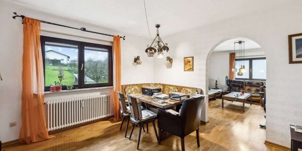 Einfamilienhaus Bühl - 9 Zimmer, 220 m&sup2;, 485.000&euro; | Angebot:26361828