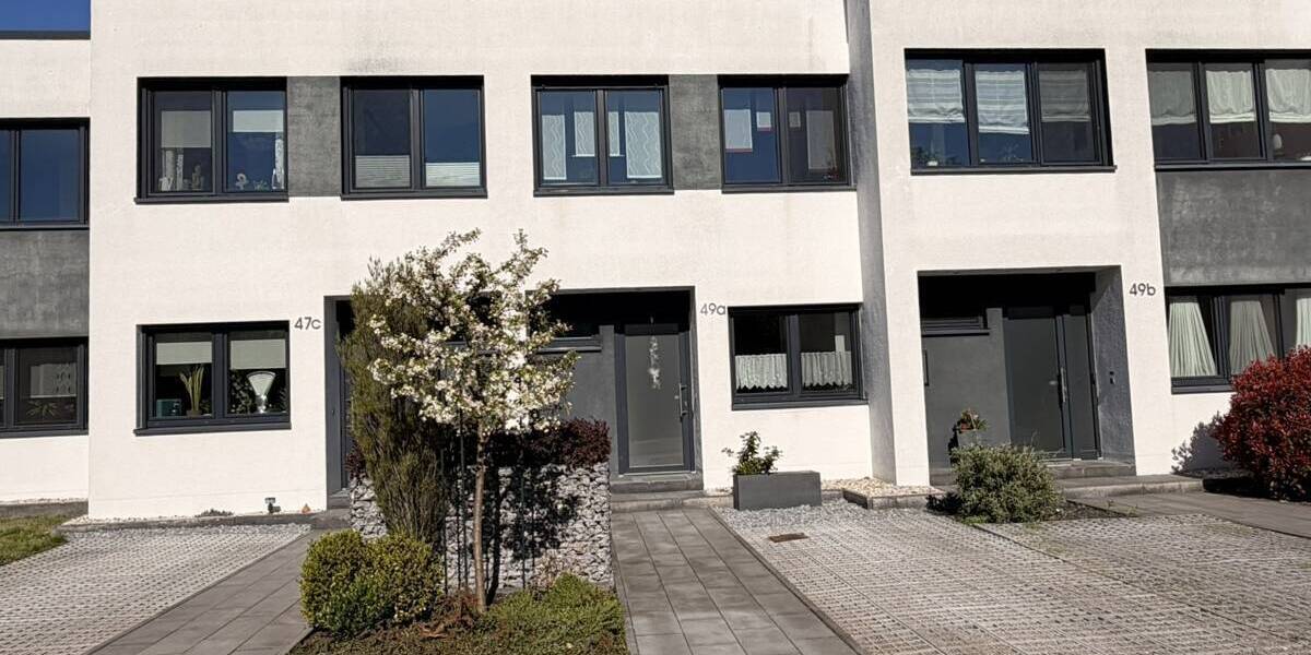 Reihenmittelhaus Bitterfeld-Wolfen Bitterfeld - 3 Zimmer, 95 m&sup2;, 320.000&euro; | Angebot:26435646