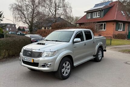 Toyota Hilux 278.659 km 15.900 &euro; HAMBURG 22113