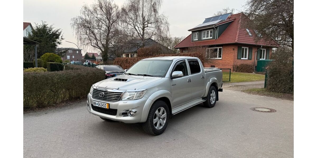 Toyota Hilux 278.659 km 15.900 &euro; HAMBURG 22113