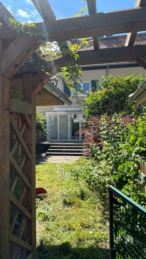 Provisionsfrei* Liebhaberobjekt, Reihenhaus Waldsiedlung Hakenfelde, modernisiert,einziehen und sich wohl fühlen 4 zimmer