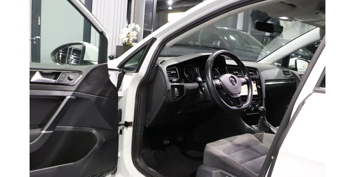 VW Golf VII 1.5 TSI HIGHLINE R-LINE SPORT BLACK LED 192.000 km 11.777 &euro; Hamm 59077